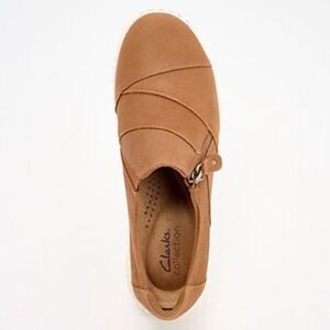 Clarks Collection Caroline Grace Leather Slip-On Sneakers Tan Size‎ 9.5 NWT